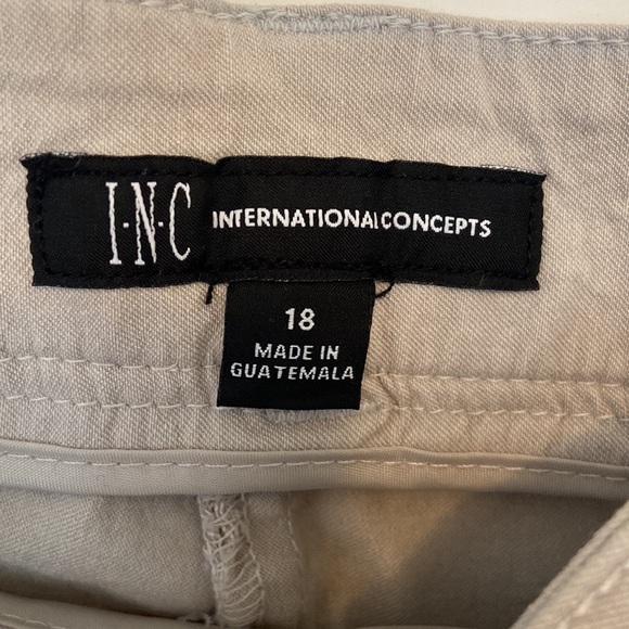 INC Capris Sz. 18 - Picture 5 of 8